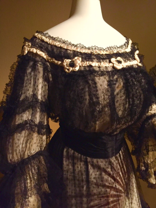 Bodice detail